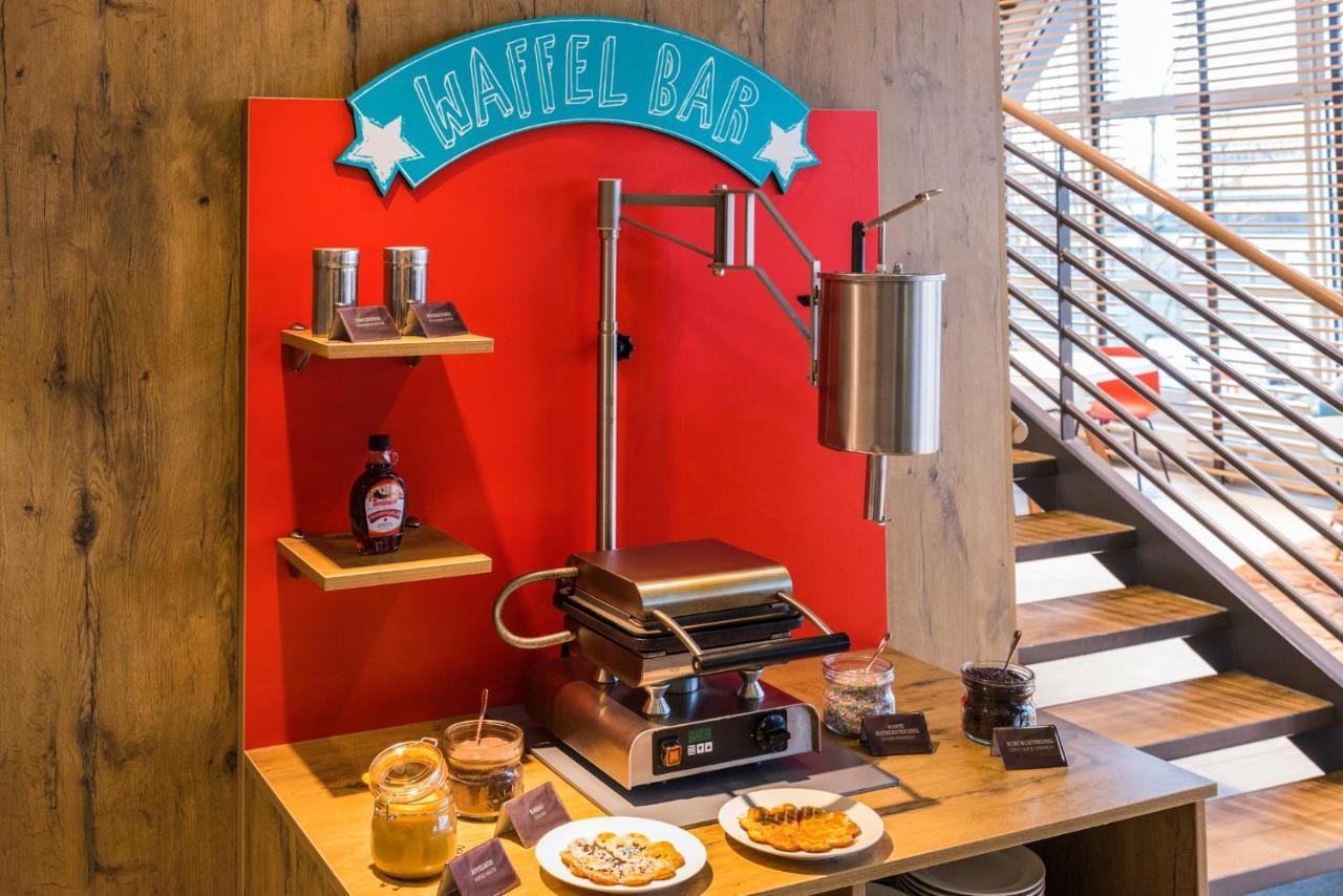 Ibis Hauptbahnhof Hotel 3*
